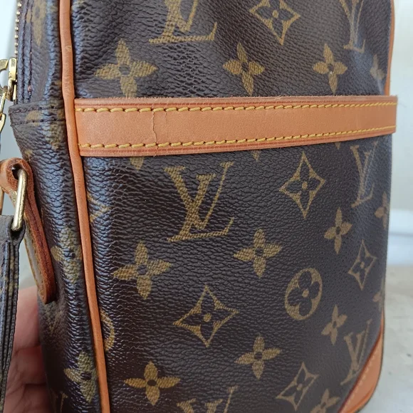 Louis Vuitton Monogram Danube Crossbody Bag - EXCELLENT - Year 2002 ✨ - Picture 11 of 16